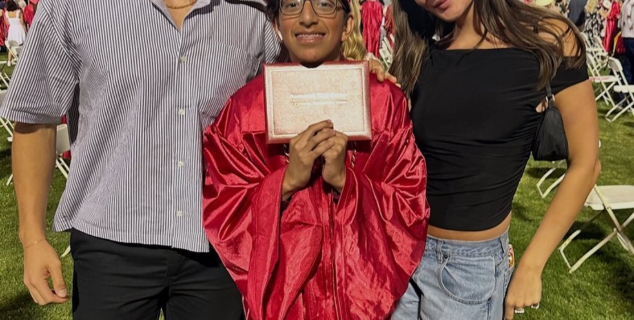 Джозеф Баэна, Ники Додаж, выпускной