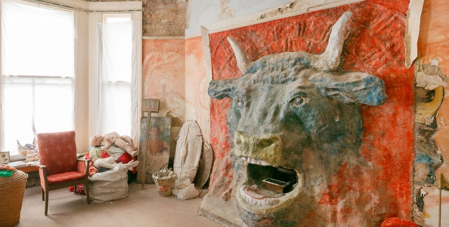 Квартиру художника признали памятником архитектуры, квартира, жилье, съемная квартира, камины, римский алтарь, фрески на стенах