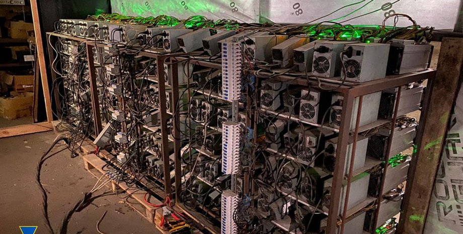 Підпільна криптоферма