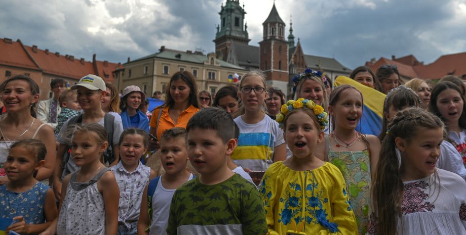 Польша, украинцы в Польше, беженцы из Украины в Польше, помощь беженцам из Украины, работа в Польше, трудоустройство в Польше, pesel для украинцев, социал для украинцев