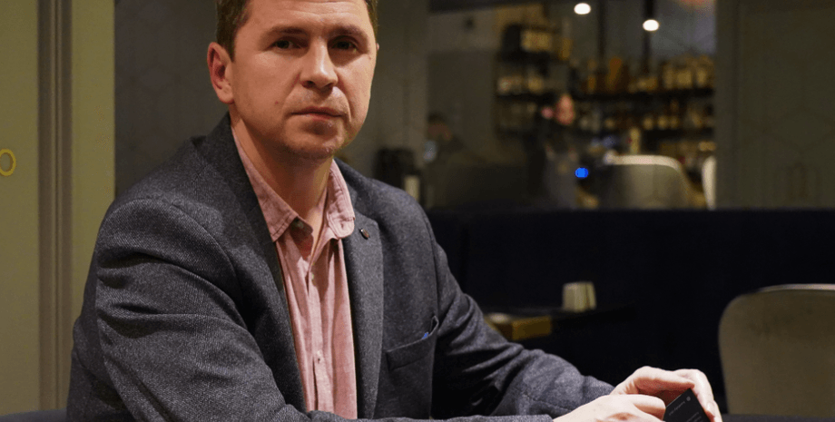 Подоляк считает, что ультрарадикальная группировка военачальников хотели сделать свое окружение вокруг Путина