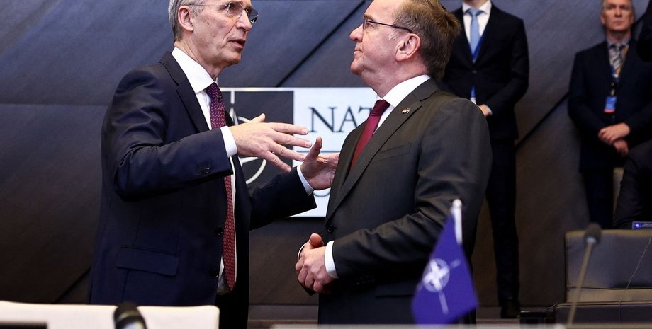 Борис Писториус и Йенс Столтенберг в штаб-квартире НАТО 15 февраля