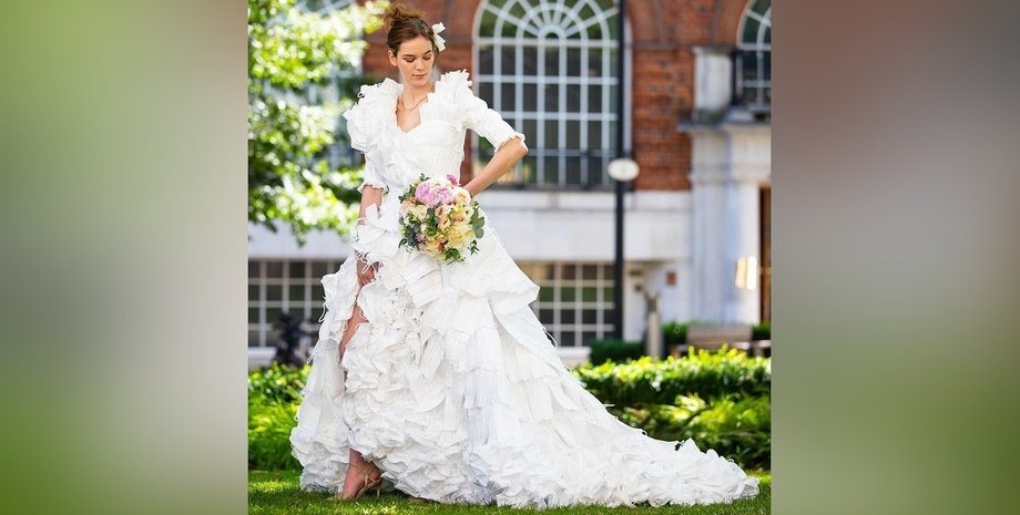 весільну сукню, наречена