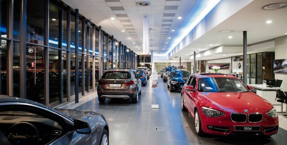 Женщина купила авто по поддельному чеку, купила BWM, дорогая машина, угнала машину, украла авто, поддельный чек, разыскивает полиция