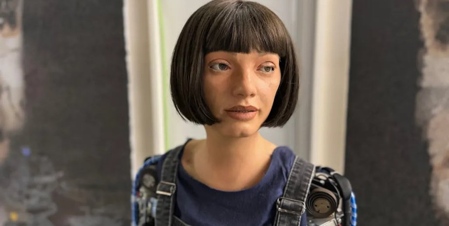 Робот, художниця, Ai-Da, фото