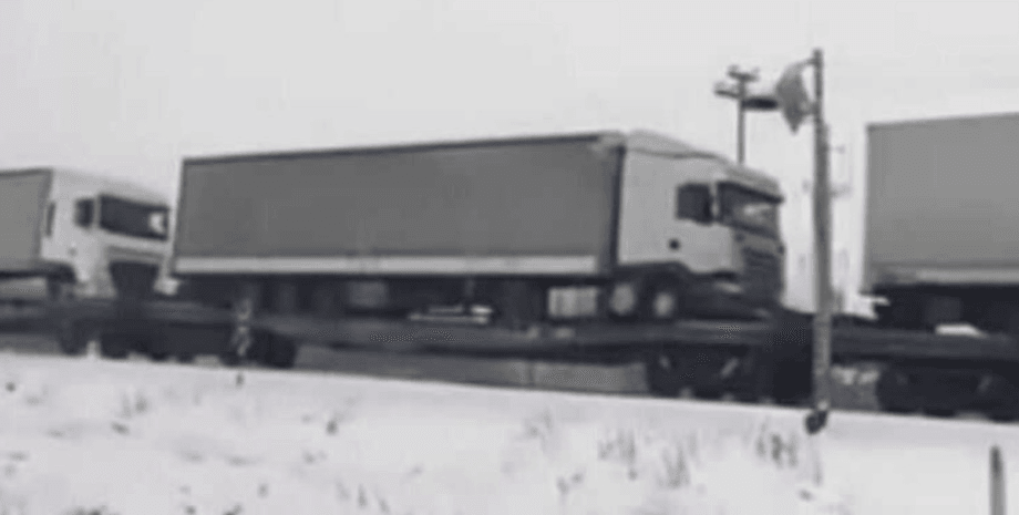 фуры, поезд, граница