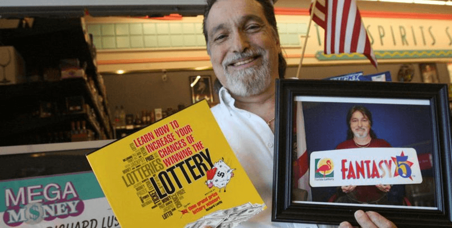Переможець лотереї, лотерея, книга, приз, джекпот, 7 разів виграв у лотерею, вивів формулу успіху, мільйонер, гроші