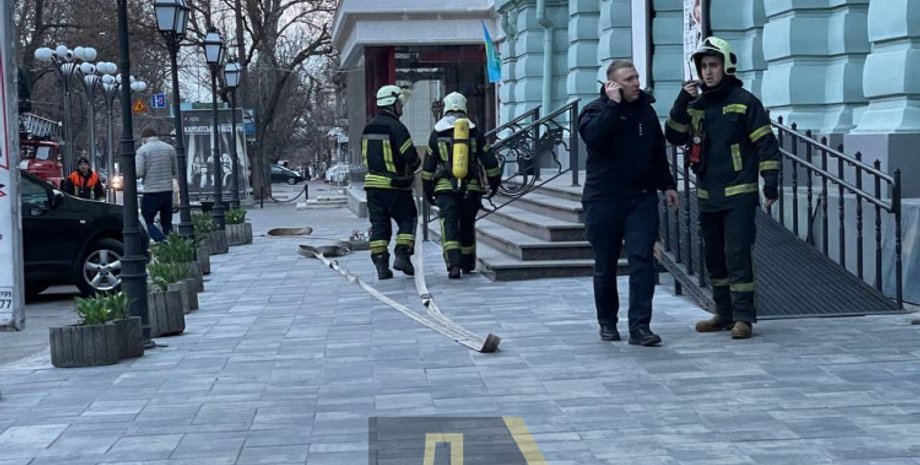 украинский театр, пожар, одесса, пастера, возгорание, гсчс, эвакуация