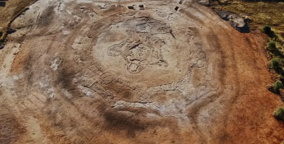 захоронение, Испания, легионер, легион, археологи, строительство, солнечная электростанция, крепость, артефакты, археология, раскопки, останки, римляне, кинжал