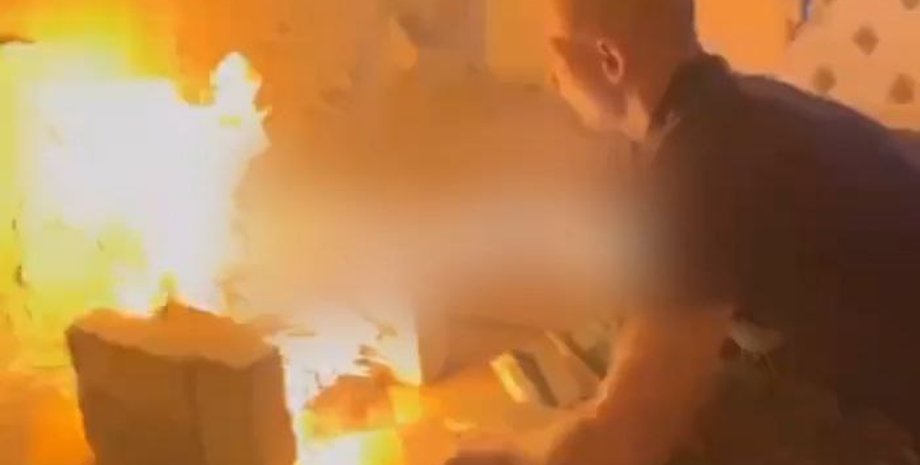 костер, огонь в квартире, оккупанты, российские военные, заняли квартиры