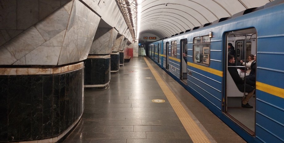 київське метро, поїзд, вагони, метро, станція метро