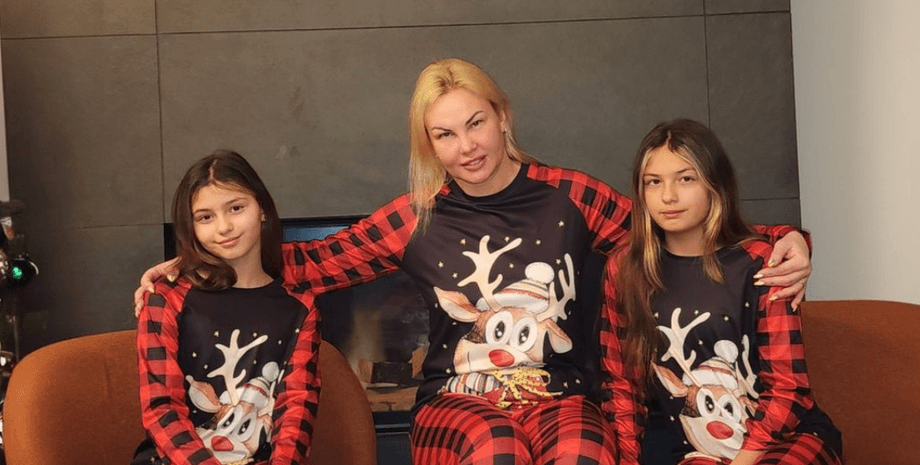 Камалія з доньками, мірабелла та арабелла, камалія та мохаммад захур, камалія розлучення, новорічні піжами