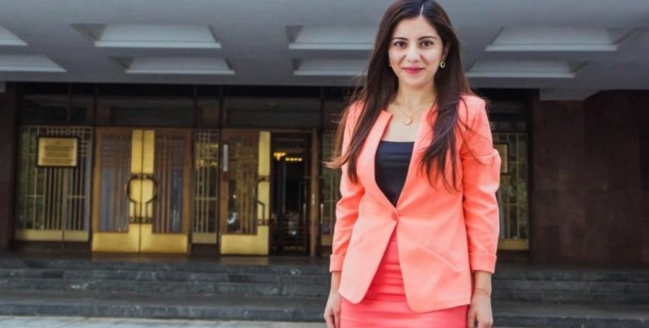 Коллаборантка, которая готовит детей из Крыма к войне с Украиной Ани Григорян