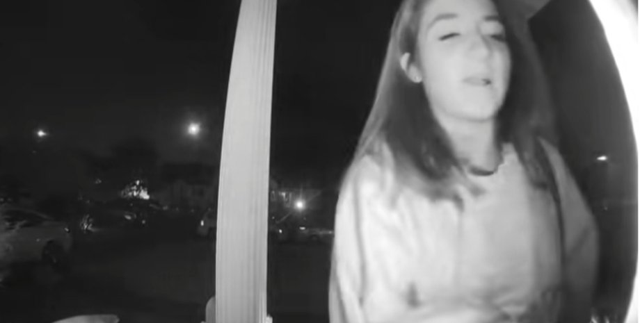 Дверний дзвінок, камера, камера на дверях, дівчина повернулася з побачення, третє побачення, камера Ring, TikTok, зізнання в коханні, зізналася в коханні,