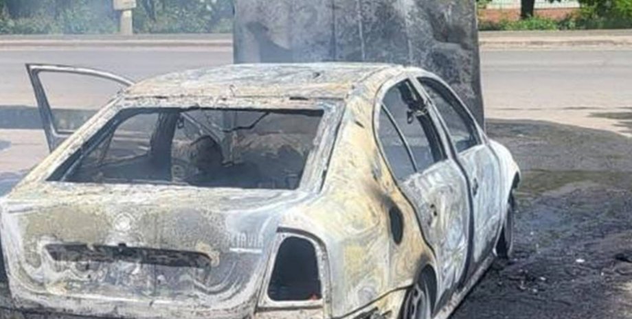 Сожжена гражданская машина, в которой погиб 55-летний мужчина