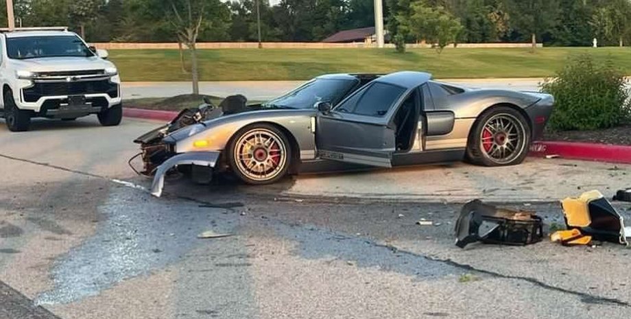розбитий суперкар Форд ГТ, розбитий суперкар, Форд ГТ, Ford GT, суперкар Ford