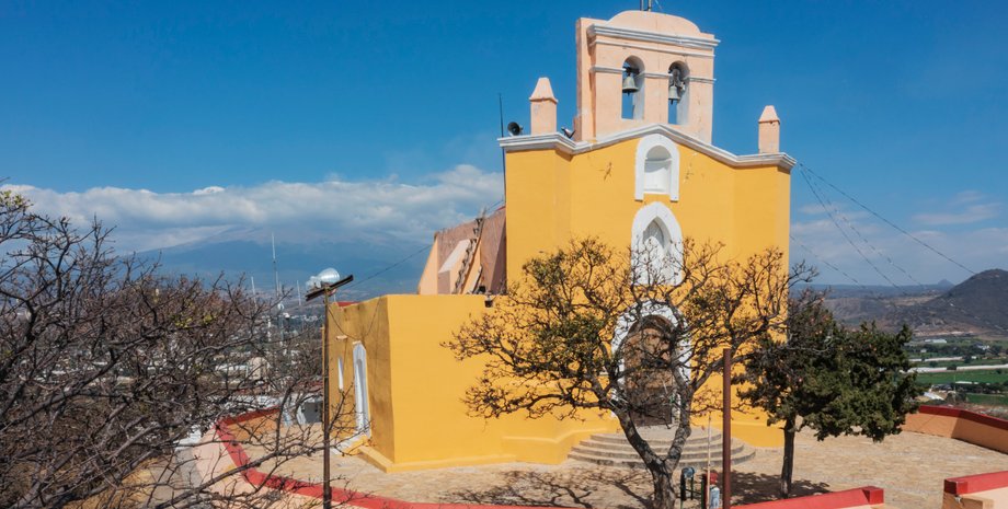 археологи, раскопки, храм, находка, археология, открытие, Мексика, легенда, пирамида, холм, артефакт, посуда, история, часовня, ацтеки, исследования