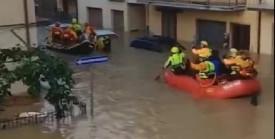 наводнение в италии, наводнение в тоскане, шторм киаран, стихийное бедствие, жерты наводнения