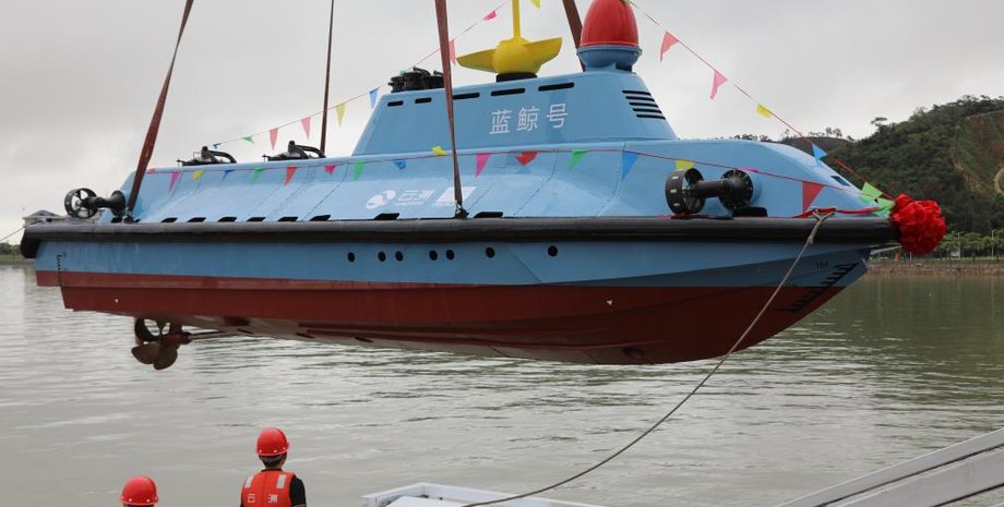 Китай спустив на воду підводний дрон Blue Whale