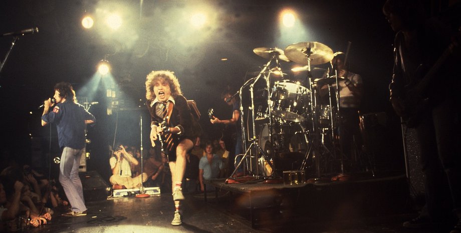 AC/DC, барабанщик, колин берджесс, рок-группа