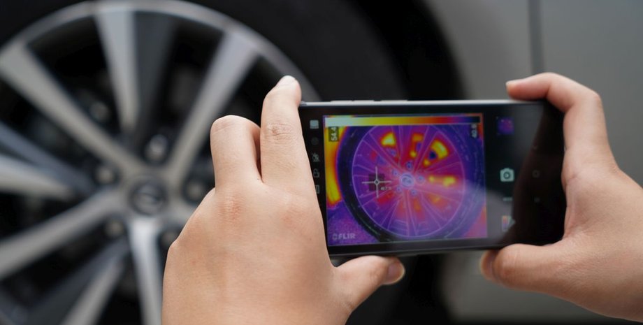 смартфон, камера, тепловізор
