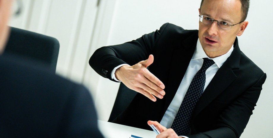 Петер Сийярто