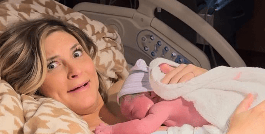 Необычные роды, ребенок появился без единой потуги, ребенок родил сам себя, женщина удивила медиков, необычный случай, проблемы при родах