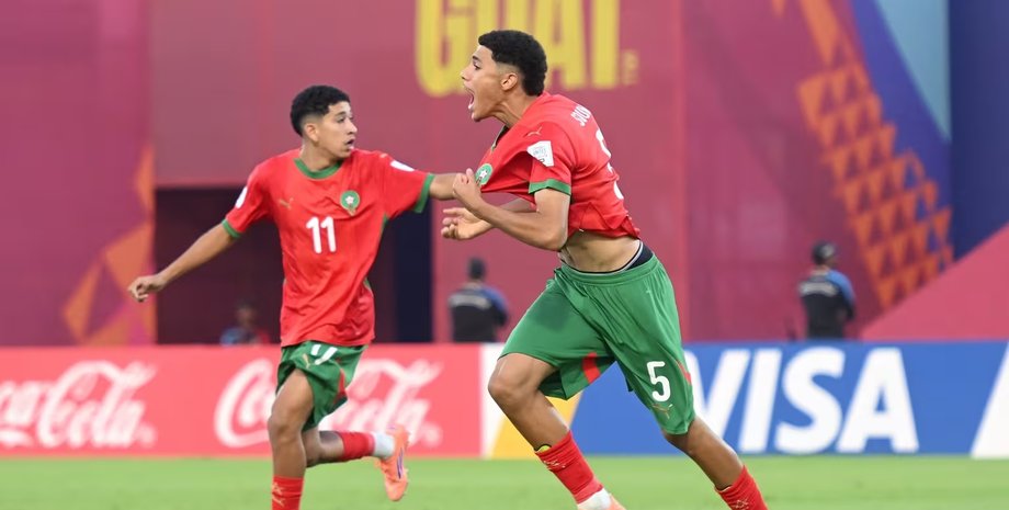 Футболіст збірної Марокко Біляль Сукрат святкує гол в ворота Нової Каледонії