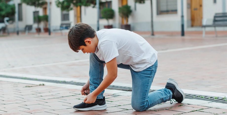 шнурки обувь завязывать шнурки