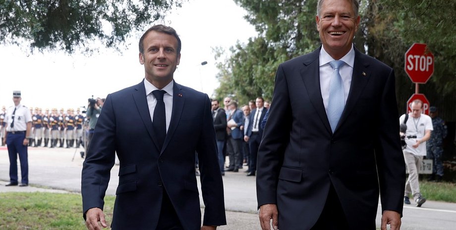 Макрон із президентом Румунії Клаусом Йоганнісом