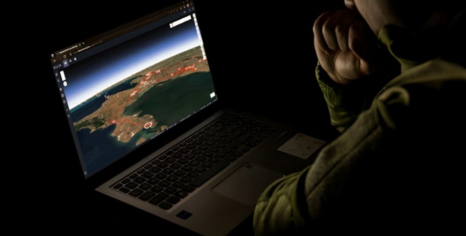 Украинский военный с ноутбуком Дельта, ВСУ, военный, ноутбук, фото