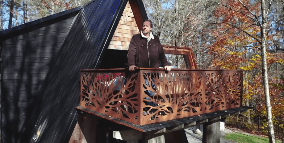 Крис Брумфилд, дом на дереве