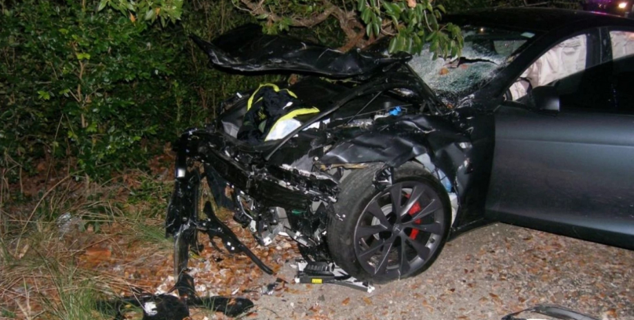 ДТП Тесла Розбита Тесла