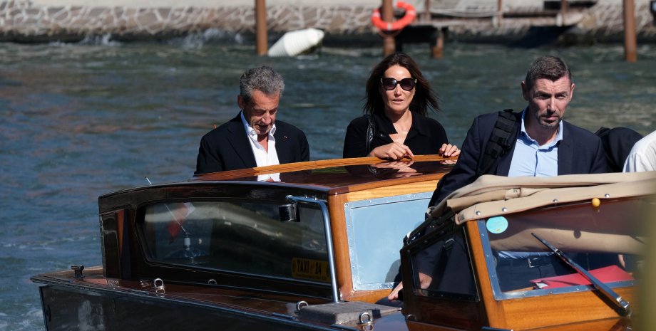 Карла Бруні та Ніколя Саркозі, дружина ніколя саркозі, перша леді франції, відпочинок в греції