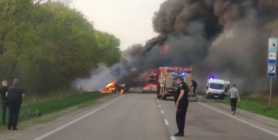 ДТП в Ровенской области, 26 погибших, столкновение с бензовозом