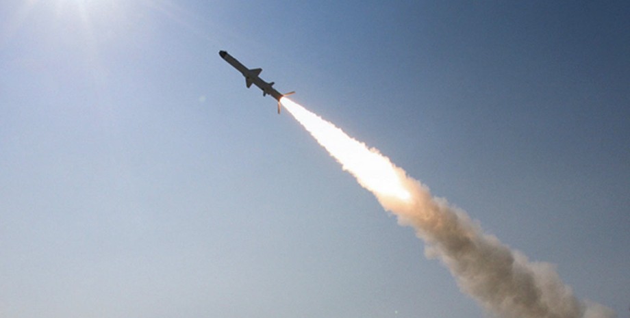 Ракета, ВС РФ, обстрел, массированная атака, война в Украине, фото