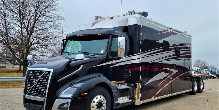 Volvo, Volvo VNL, Дом на колесах, Автодом, Авто, Автомобили, Грузовик, Фото, Интерьер, Мебель, Ванная, Кухня