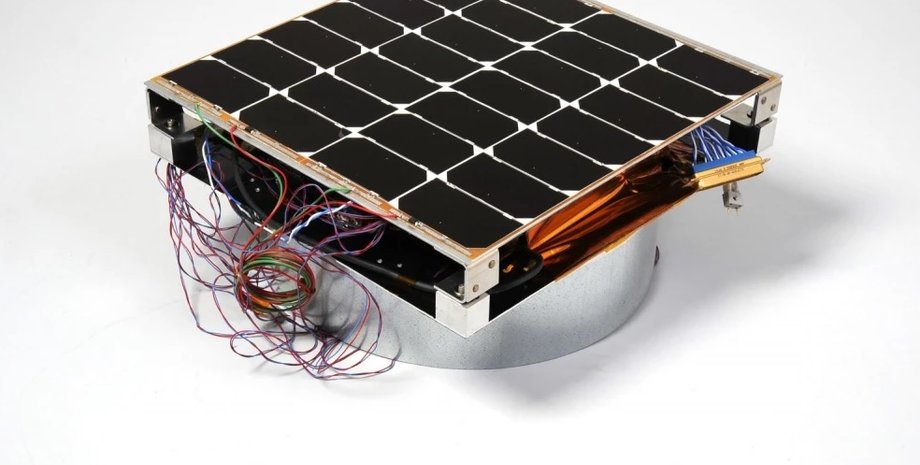 Модуль фотоэлектрической радиочастотной антенны. Фото: NRL