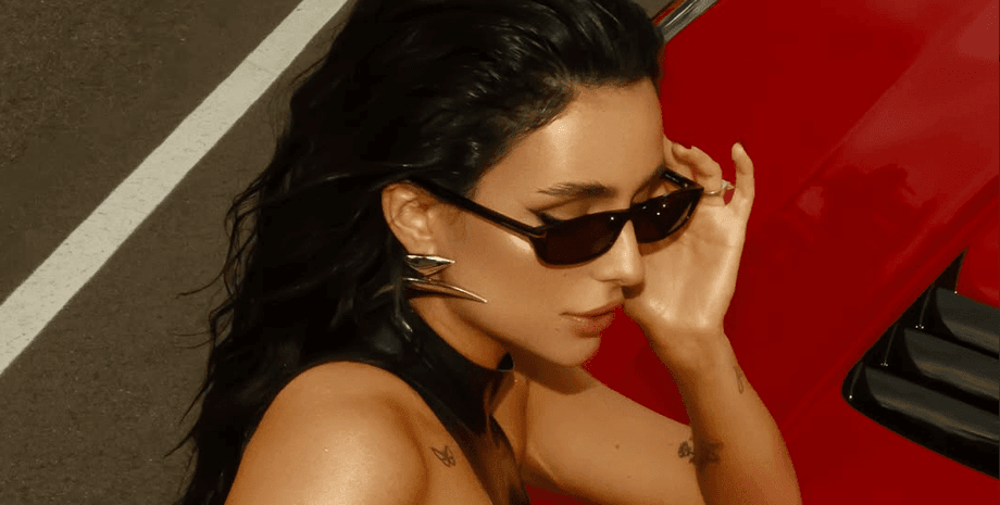 Анна Тринчер купила элитное авто BMW