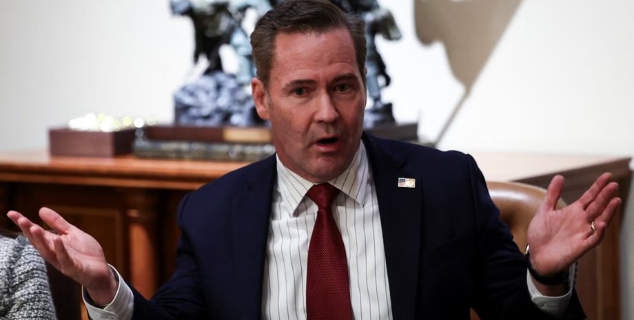 радник трампа, Майк Волц, Майк Волц signal