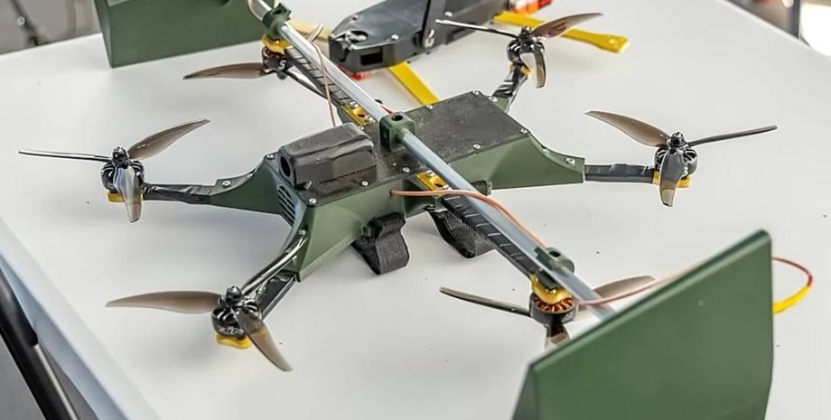 Дрон, ретранслятор, БПЛА, беспилотник, фото