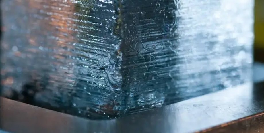 крижаний керн, витягнутий з альп