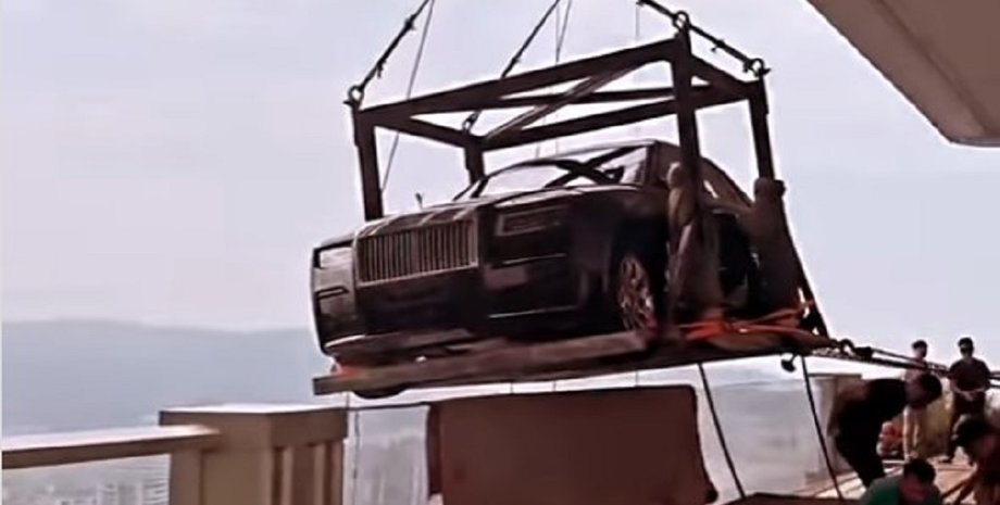 Rolls-Royce, Rolls-Royce Ghost, Китай, Авто, Автомобили, Видео, Курьезы, Доставка, Кран, Пентхаус, Седан