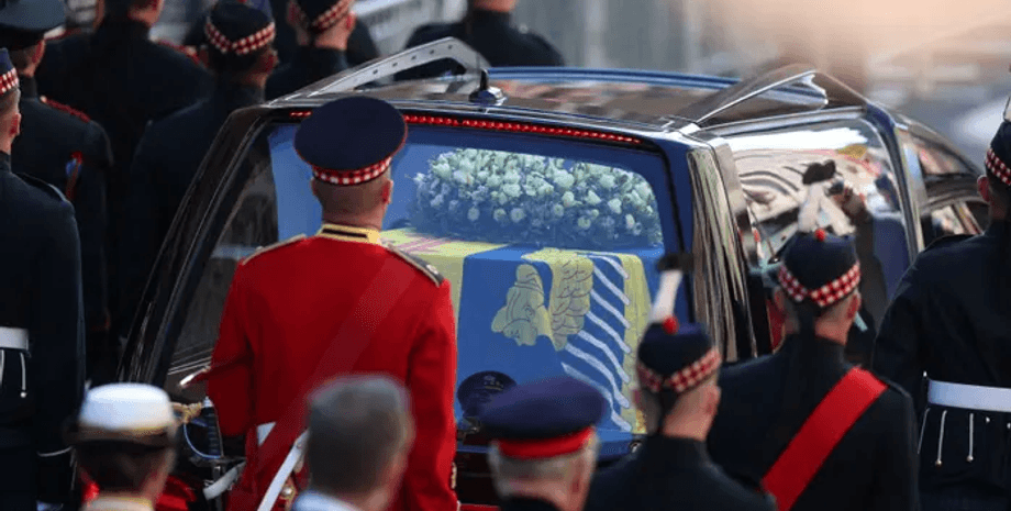 похорон, катафалк, труна, похорон єлизавети