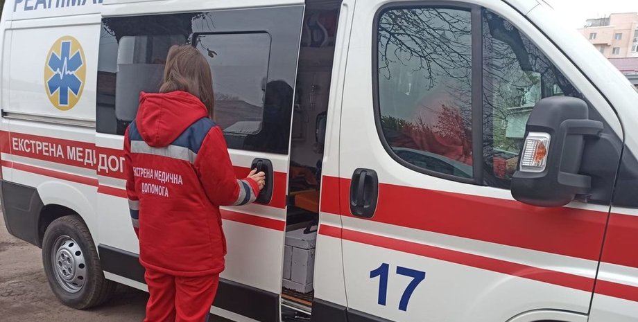 скорая, скорая помощь, медики, парамедики, медицинская помощь, экстренная помощь, экстренная помощь