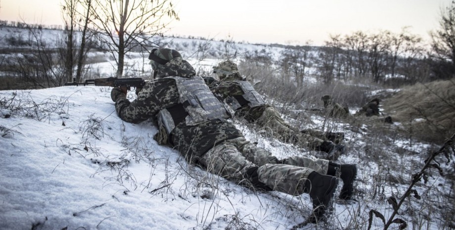 Військові