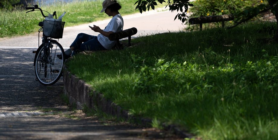В японском городе Тоёаке рекомендуют жителям использовать смартфон в свободное время не более двух часов