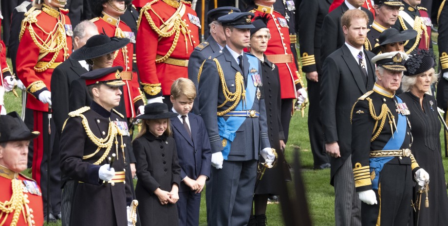 Королевская семья Великобритании, мемуары принца Гарри, принц Гарри общается с отцом и братом, принц Уильям
