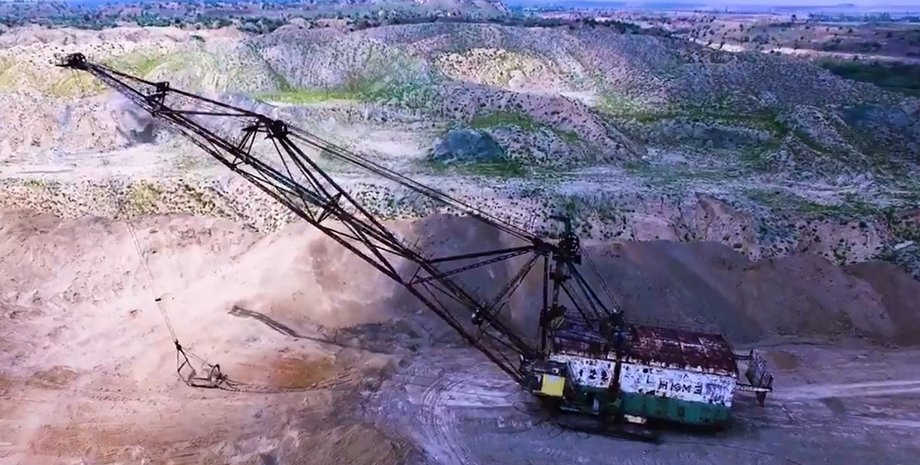 материалы для батарей, компоненты солнечных панелей, добыча редкоземельных материалов