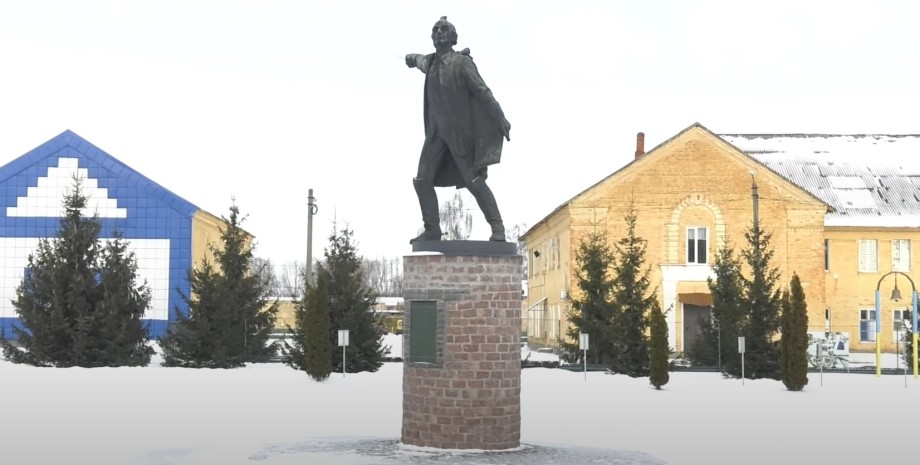 Знесення пам'ятника Олександру Суворову